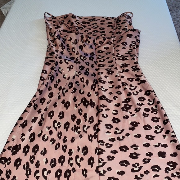 Pink leopard dress - Picture 4 of 4